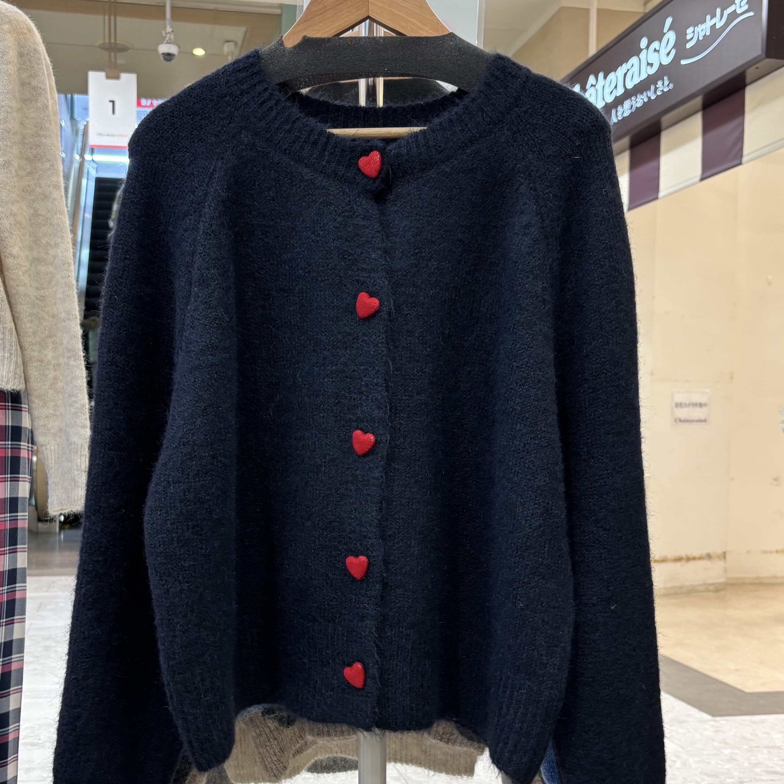 ♡ハート♡ボタンセーター再入荷！